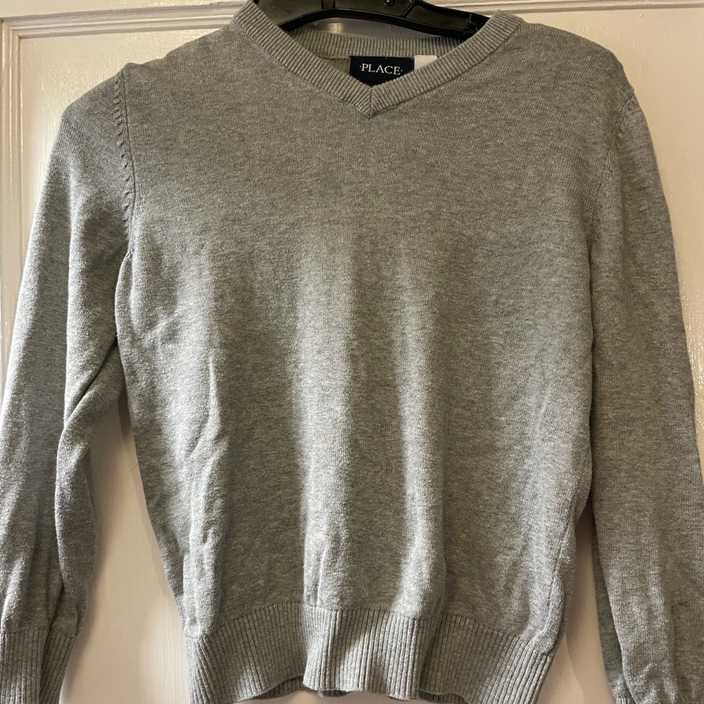 Boy’s gray sweater size 7/8